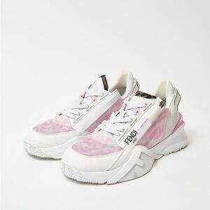 Fendi White and Pink Athletic Shoes

U3-3